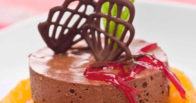 Mousse de chocolate con ensalada de naranja